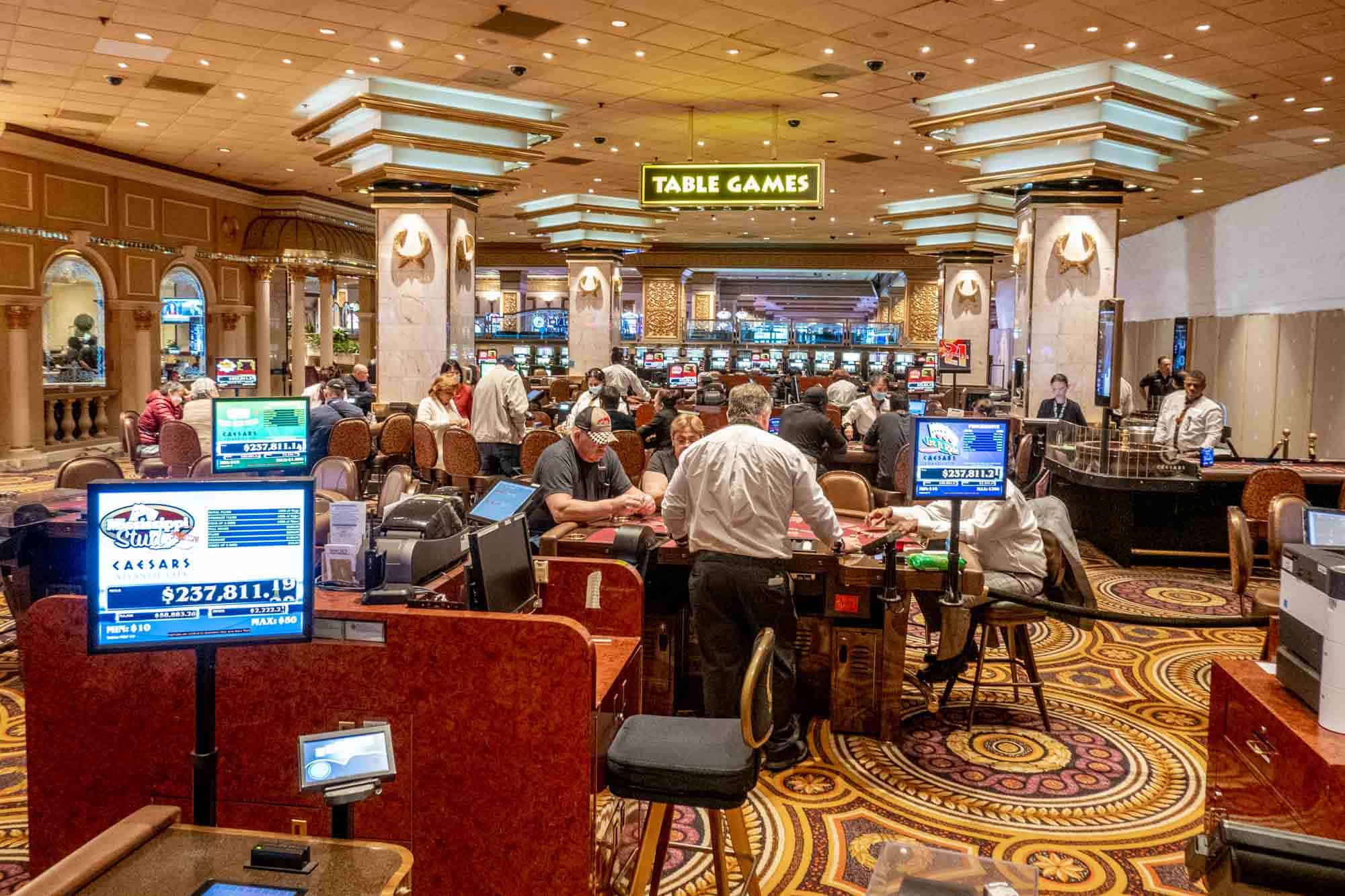 Blackjack'de Banka Trendi: Stratejik Hamleler